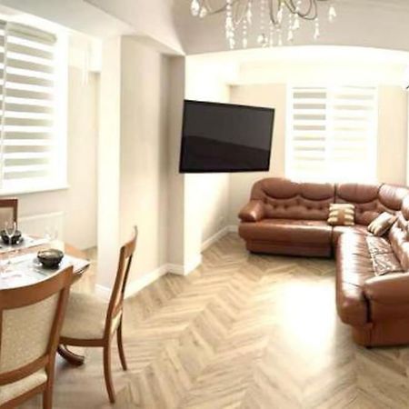 Very Large Apartment For Family! On Milestiu! Chisinau Exterior photo